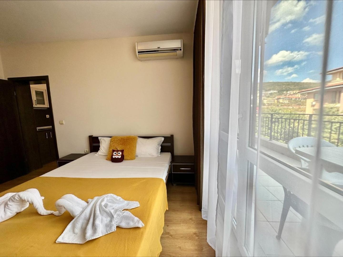 Menada Luxor Apartments Sveti Vlas Esterno foto