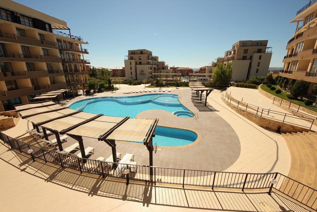 Menada Luxor Apartments Sveti Vlas Esterno foto