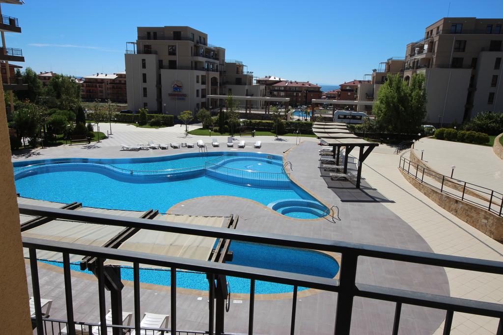 Menada Luxor Apartments Sveti Vlas Esterno foto