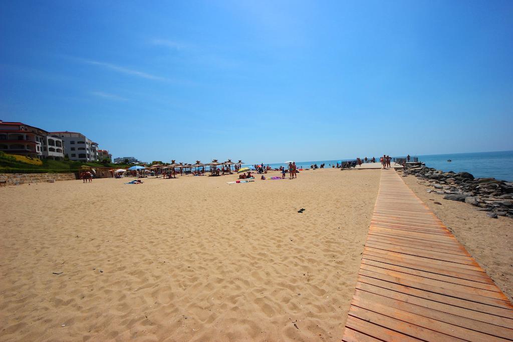 Menada Luxor Apartments Sveti Vlas Esterno foto