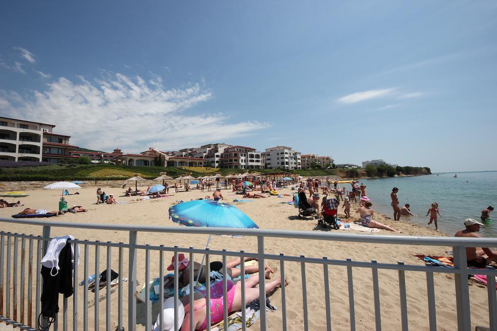 Menada Luxor Apartments Sveti Vlas Esterno foto