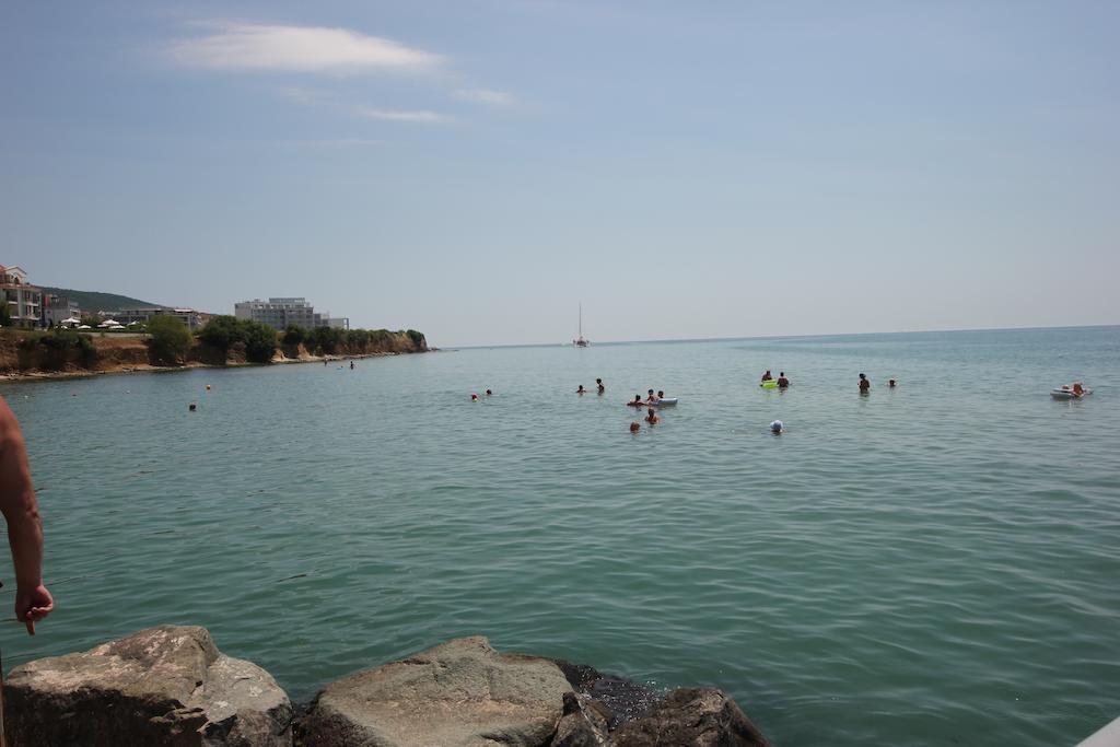 Menada Luxor Apartments Sveti Vlas Esterno foto