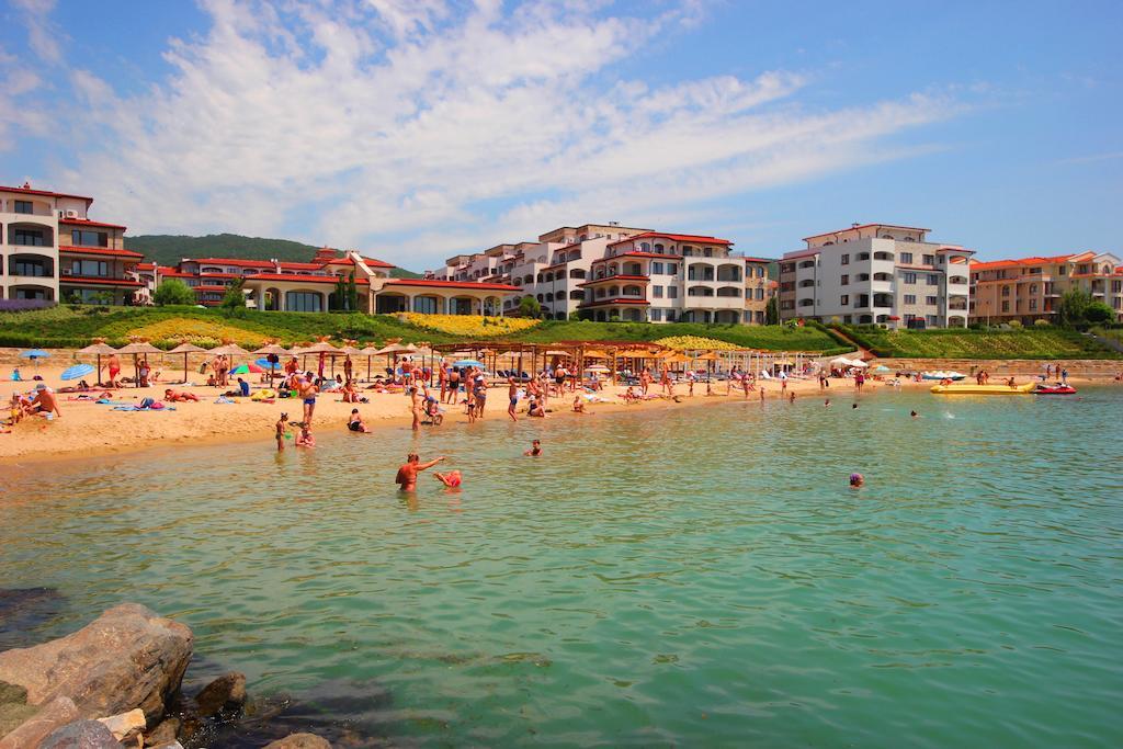 Menada Luxor Apartments Sveti Vlas Esterno foto