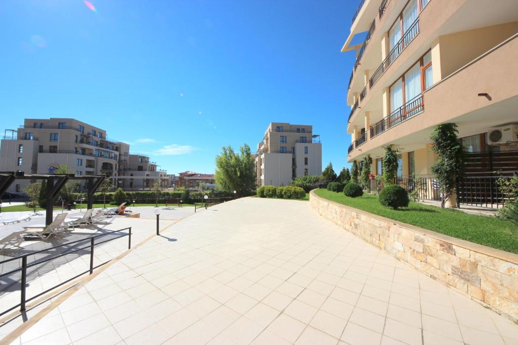 Menada Luxor Apartments Sveti Vlas Esterno foto