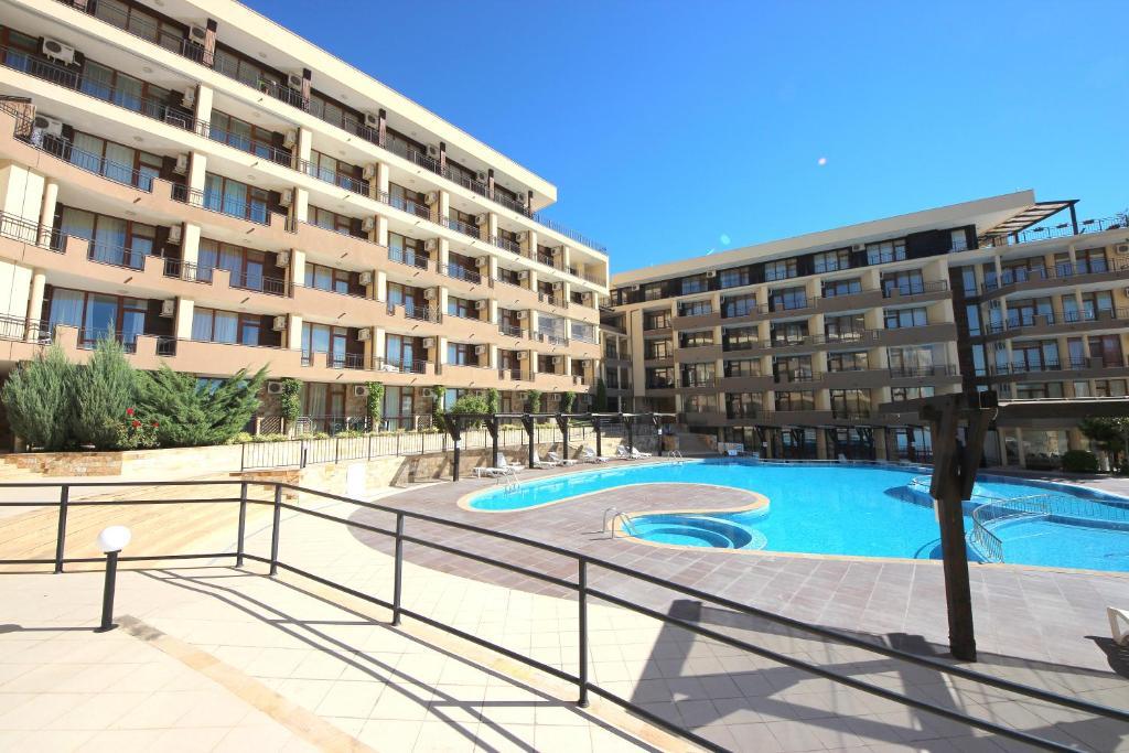 Menada Luxor Apartments Sveti Vlas Esterno foto