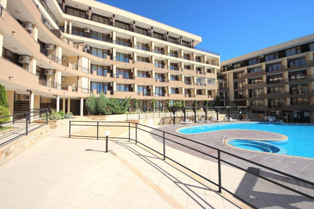 Menada Luxor Apartments Sveti Vlas Esterno foto