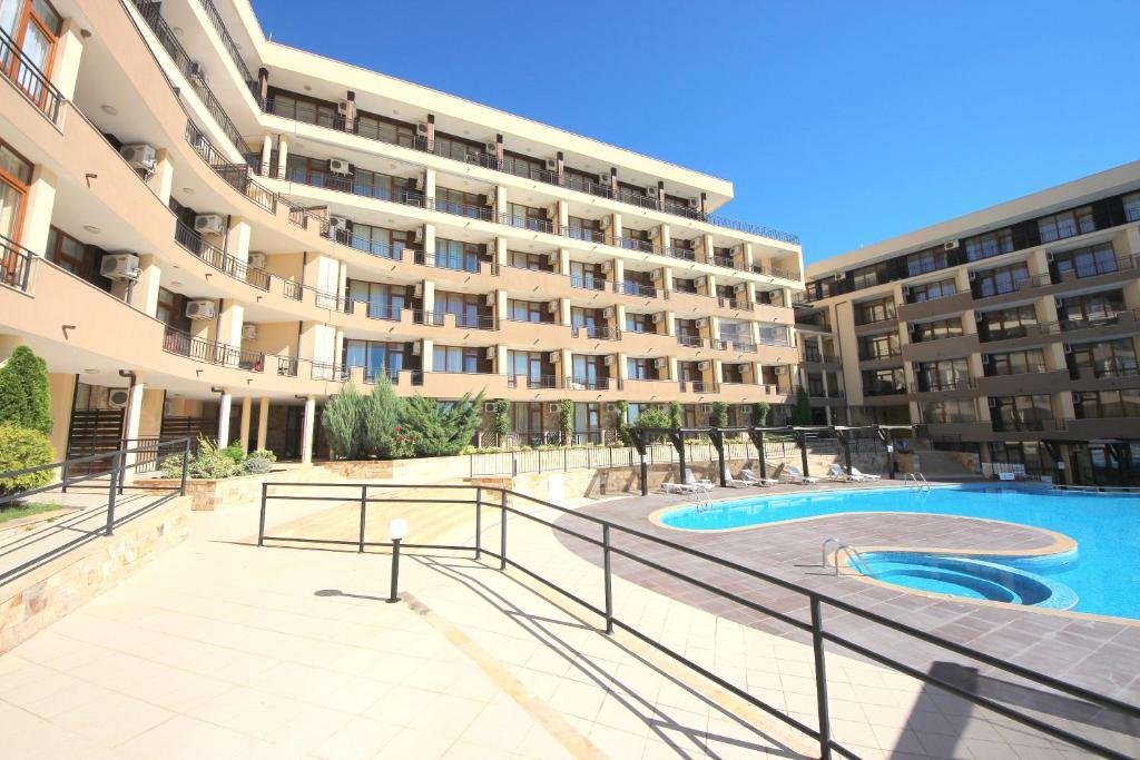 Menada Luxor Apartments Sveti Vlas Esterno foto