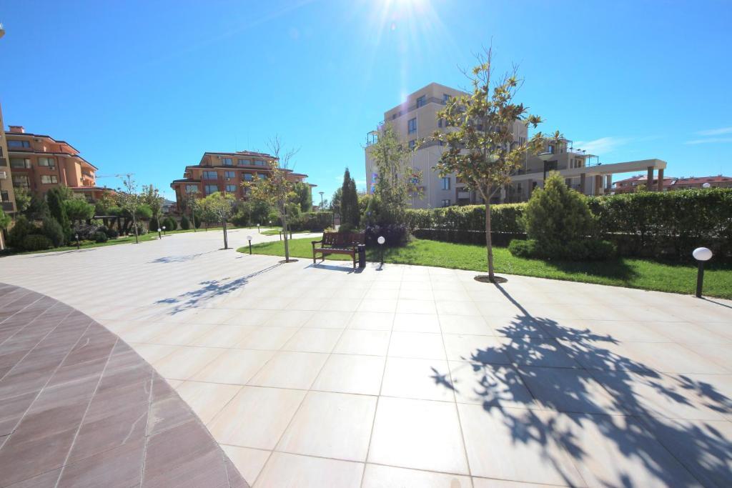 Menada Luxor Apartments Sveti Vlas Esterno foto
