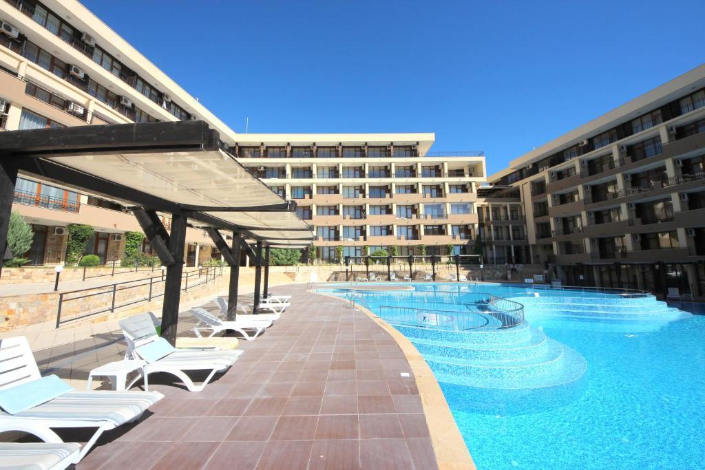 Menada Luxor Apartments Sveti Vlas Esterno foto