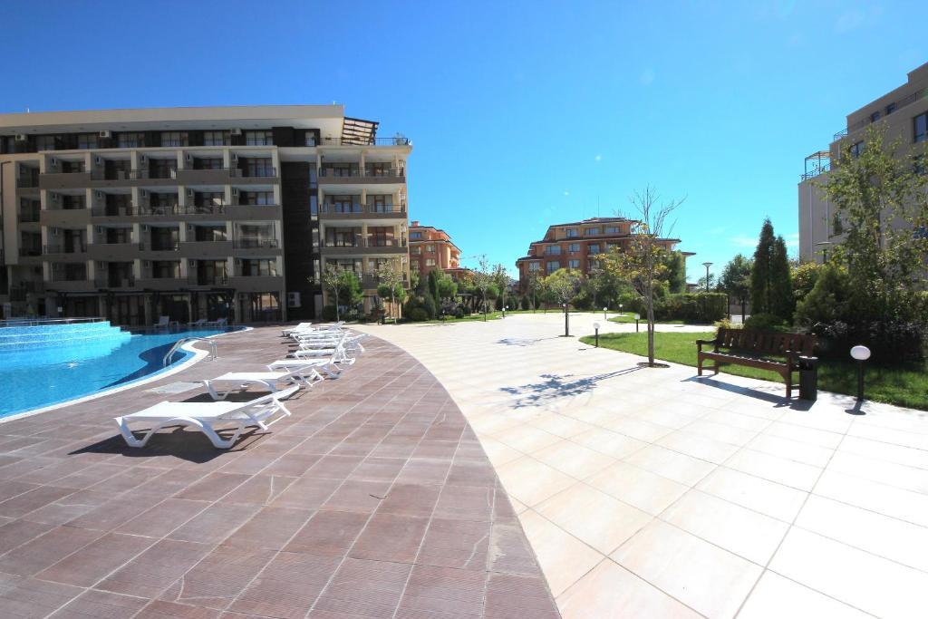 Menada Luxor Apartments Sveti Vlas Esterno foto