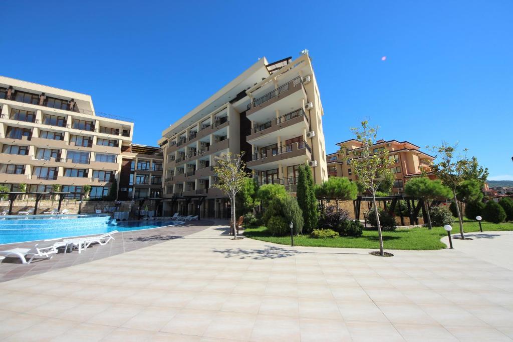 Menada Luxor Apartments Sveti Vlas Esterno foto