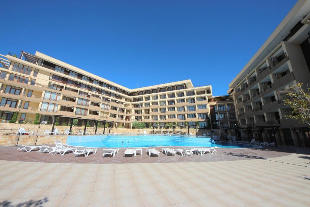 Menada Luxor Apartments Sveti Vlas Esterno foto