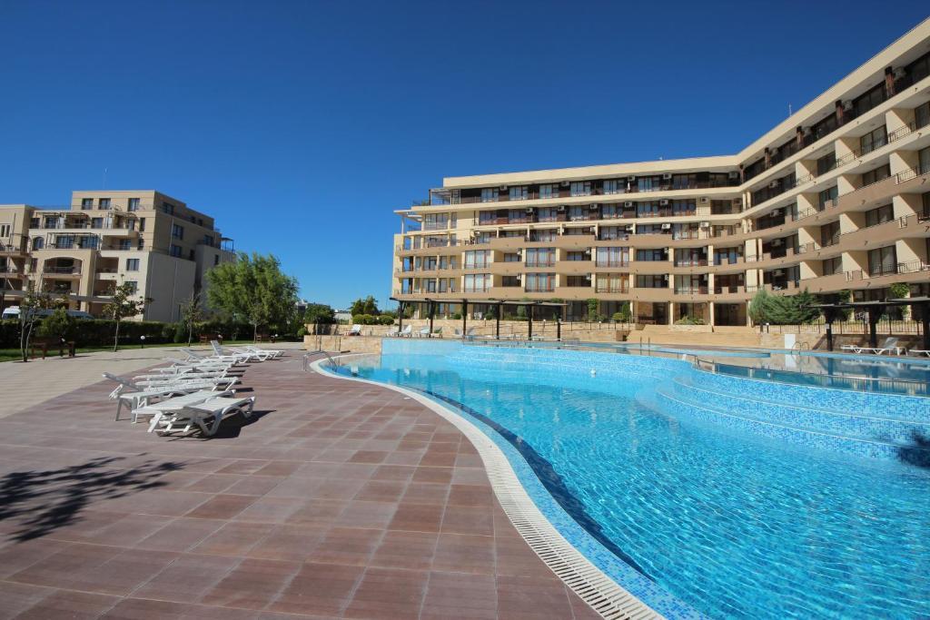 Menada Luxor Apartments Sveti Vlas Esterno foto