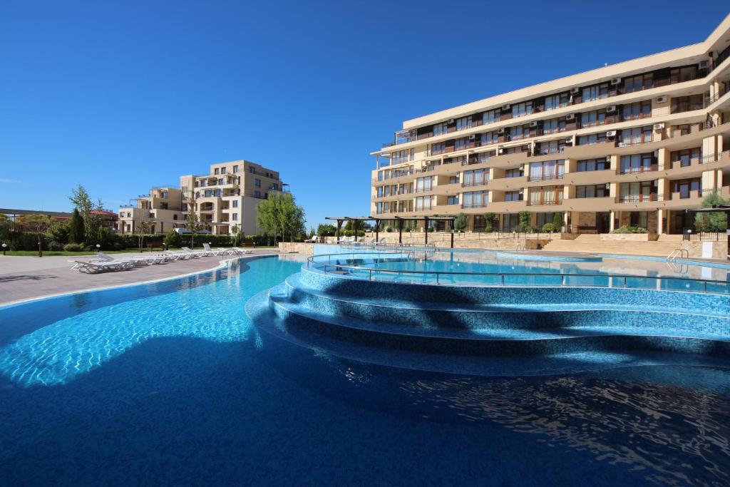 Menada Luxor Apartments Sveti Vlas Esterno foto