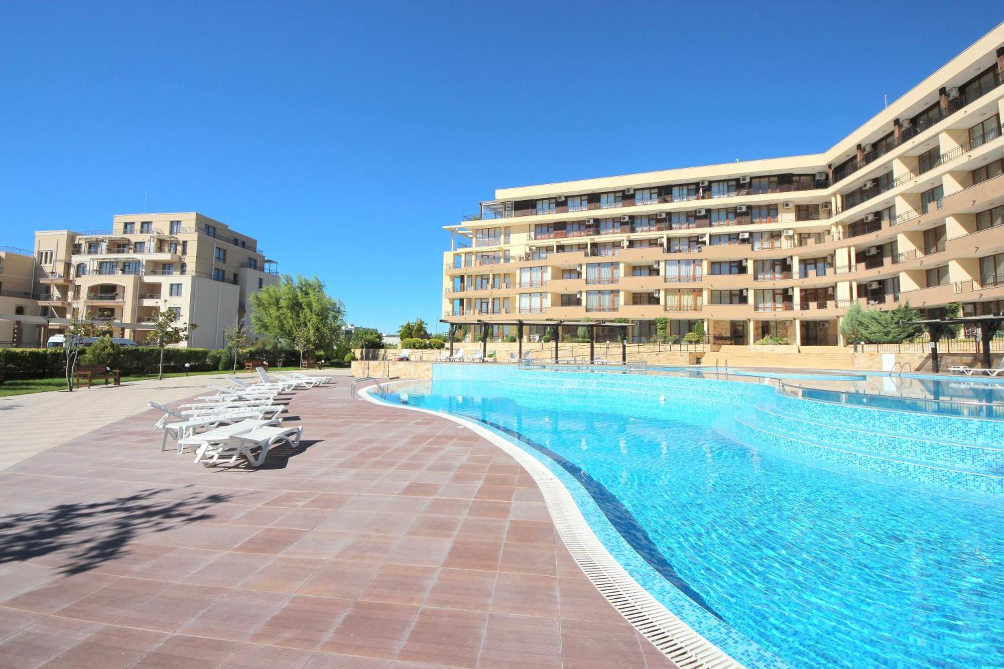Menada Luxor Apartments Sveti Vlas Esterno foto
