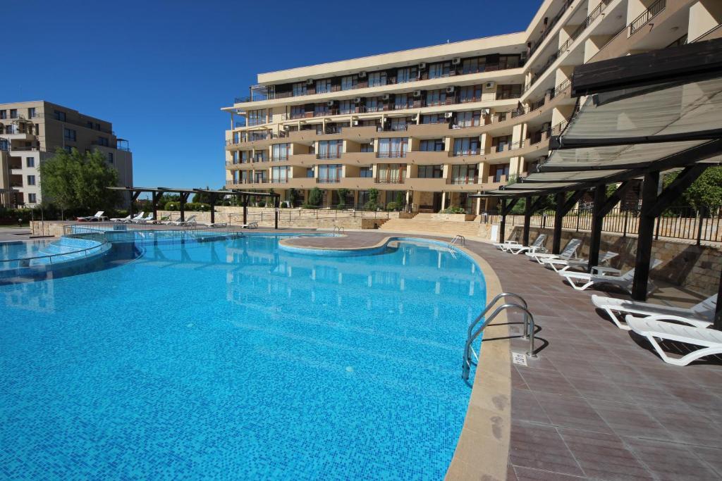 Menada Luxor Apartments Sveti Vlas Esterno foto