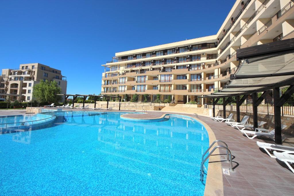 Menada Luxor Apartments Sveti Vlas Esterno foto